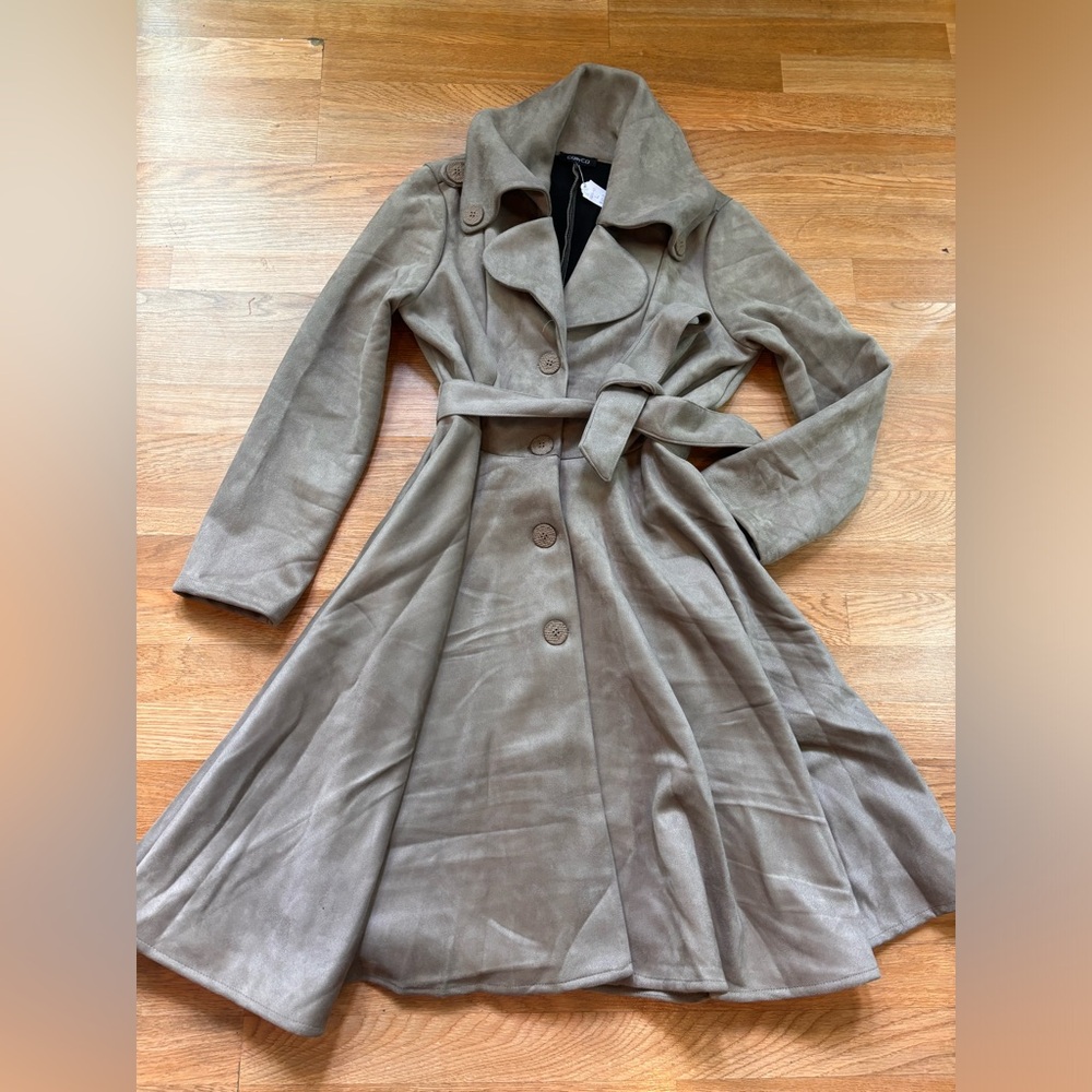 coat can be doubled as a dress, Heavy weight made of suede-like material.